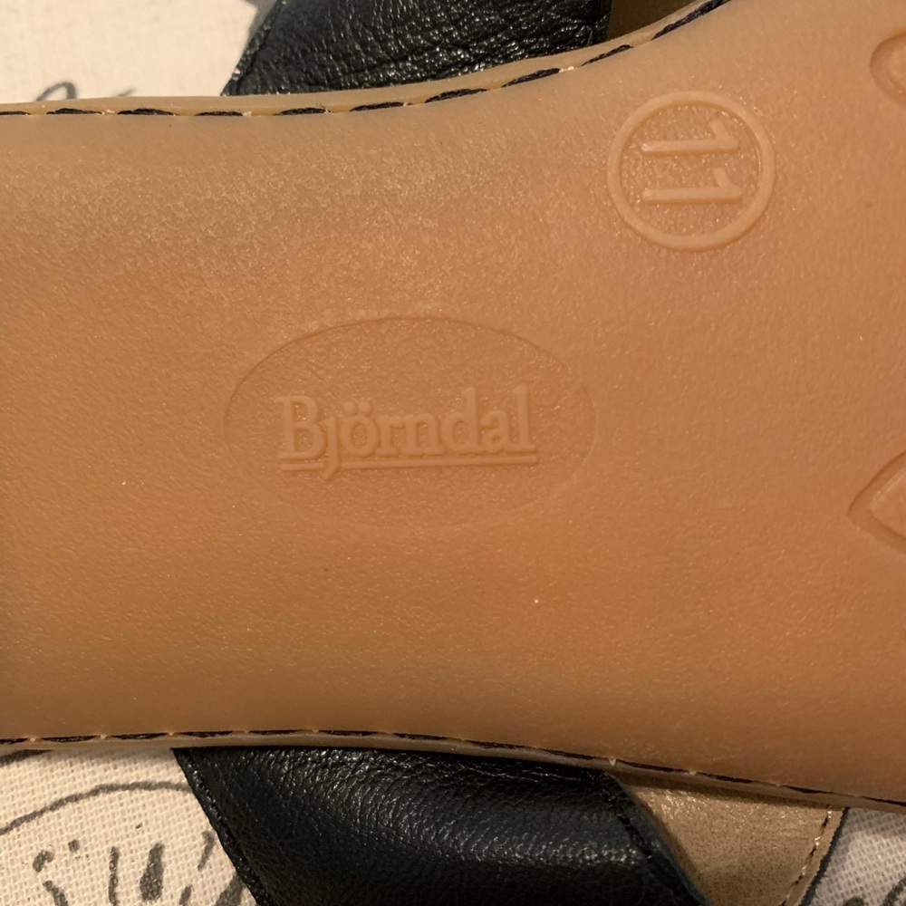 SOLD Bjorndal Blossom sandals - Picture 3 of 9